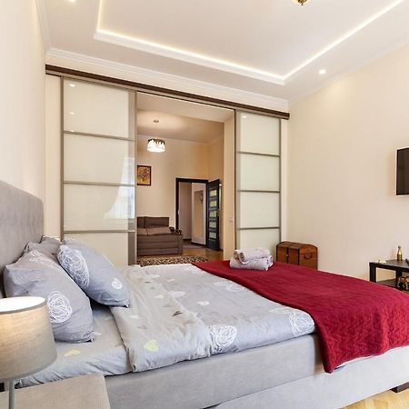 Apartment On Tamanska - Вулиця Дарії Гусяк Leópolis Exterior foto