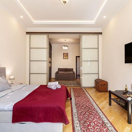 Apartment On Tamanska - Вулиця Дарії Гусяк Leópolis Exterior foto