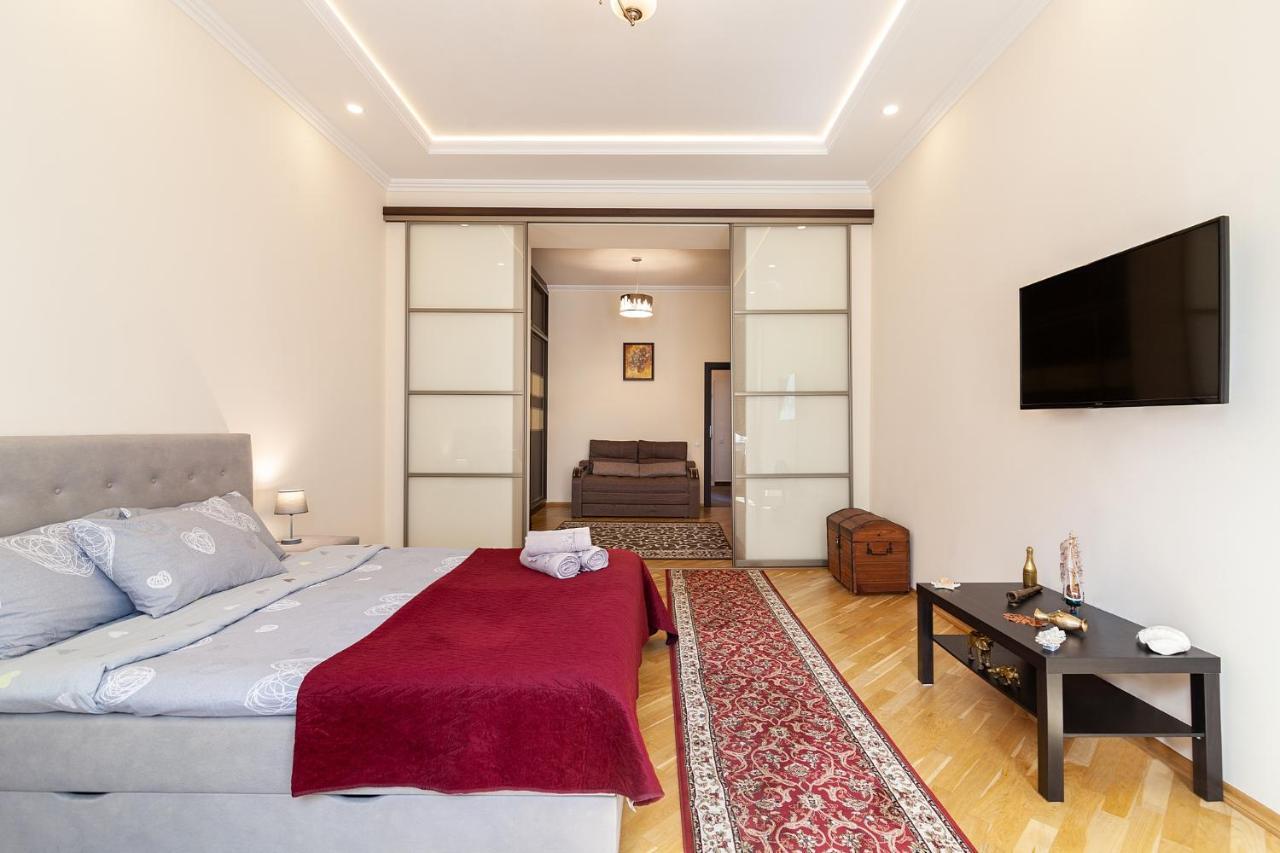 Apartment On Tamanska - Вулиця Дарії Гусяк Leópolis Exterior foto