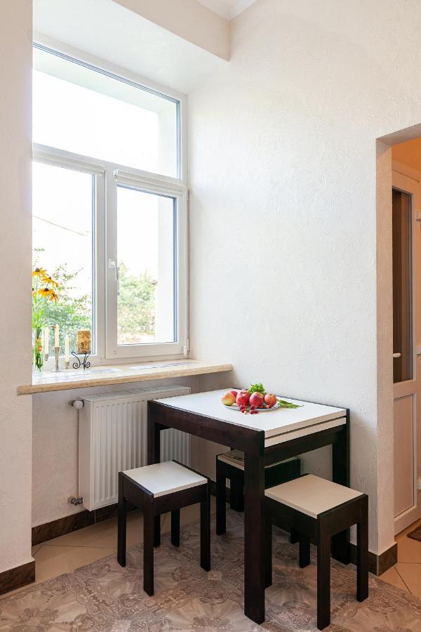Apartment On Tamanska - Вулиця Дарії Гусяк Leópolis Exterior foto