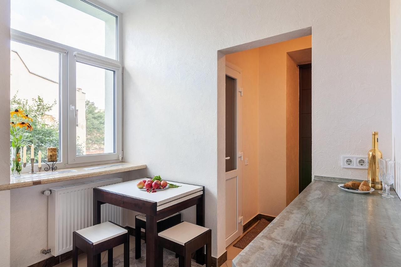 Apartment On Tamanska - Вулиця Дарії Гусяк Leópolis Exterior foto